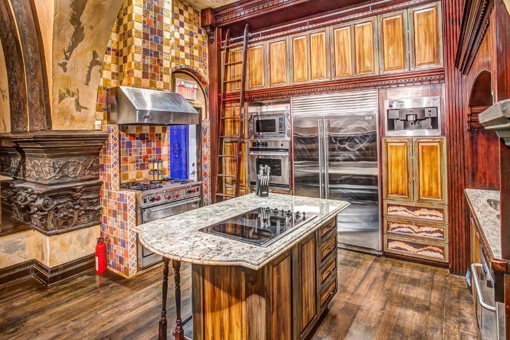 Apartment Chateau Vieux-montreal Montreal
