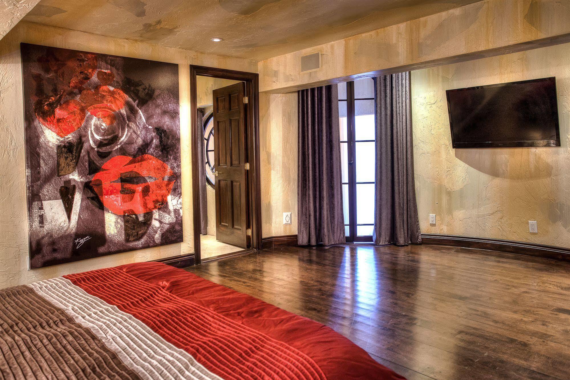 Chateau Vieux-montreal Apartment Montreal